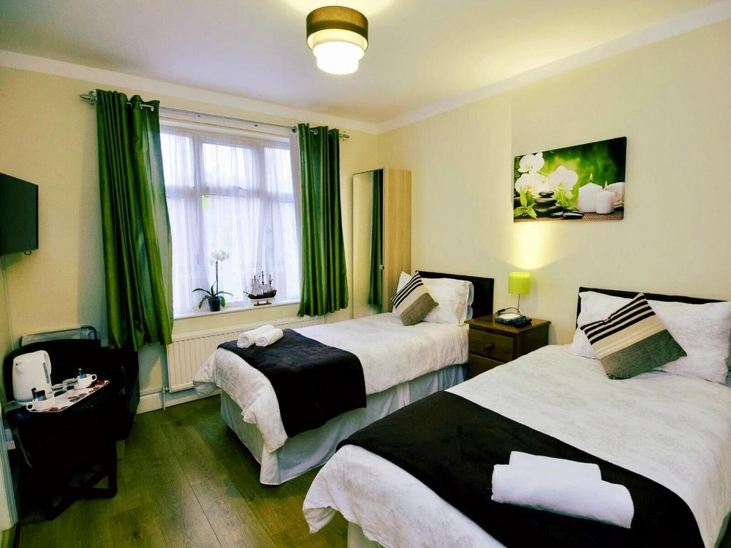Gable Lodge London B&B Enfield Exterior foto